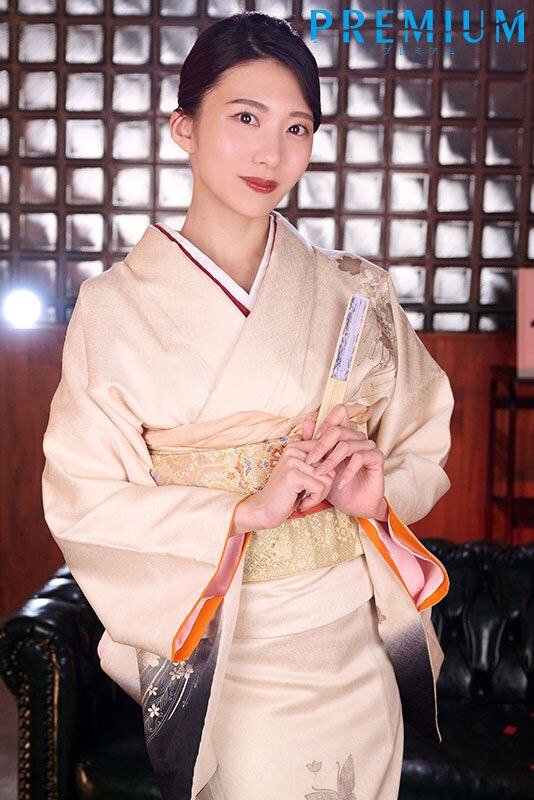 白虎粉嫩美女情趣内衣自慰直播，还用假阳具插穴自慰直播到高潮娇喘淫水四溢